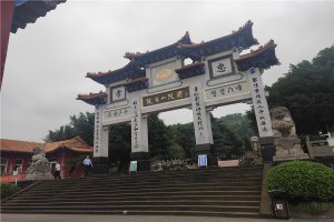 大门侧面